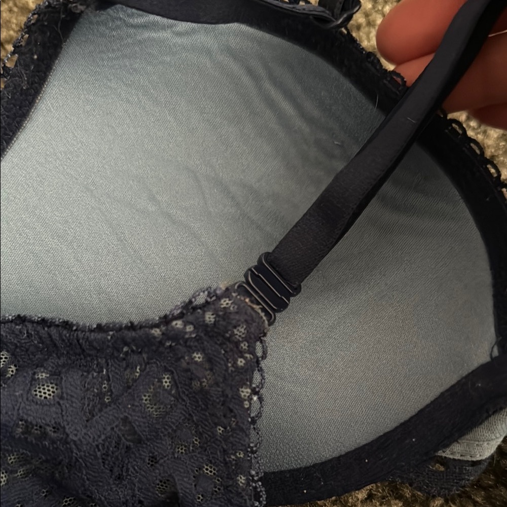 Victoria's Secret Blue Lace Trim Bra with Underwire Support - Picture 4 of 4